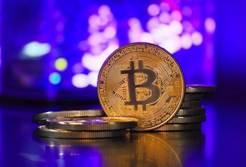 Kripto Para Piyasasının Amiral Gemisi: Bitcoin Fiyatının Derinlemesine Analizi ve Gelecek Öngörüleri