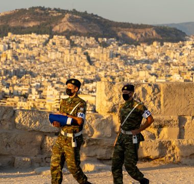 Türkiye genelinde göçmen kaçakçılığına büyük operasyon