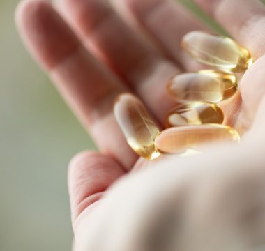 Vitamin ve Takviye Tartışması Derinleşiyor: D Vitamini Kritik Rol Oynarken, Aşırı Kullanım Risk Taşıyor
