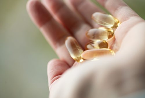 Vitamin ve Takviye Tartışması Derinleşiyor: D Vitamini Kritik Rol Oynarken, Aşırı Kullanım Risk Taşıyor