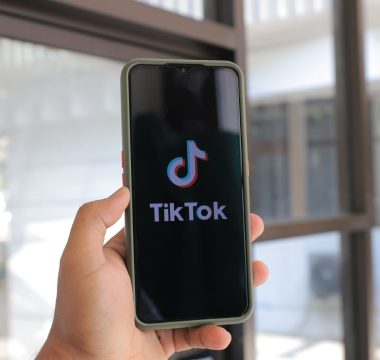 TikTok, Q1 2026’da 184 Milyon Video Kaldırdı; Avrupa Veri Transferi İncelemesi Sürüyor