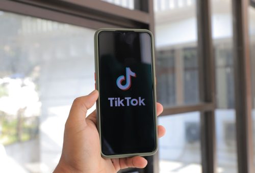 TikTok, Q1 2026’da 184 Milyon Video Kaldırdı; Avrupa Veri Transferi İncelemesi Sürüyor