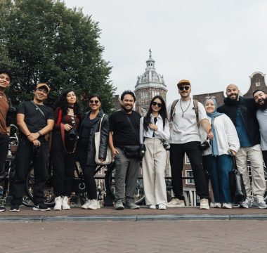 Hazal Kaya ve Ali Atay’dan uluslararası projeler için Amsterdam’da yeni şirket