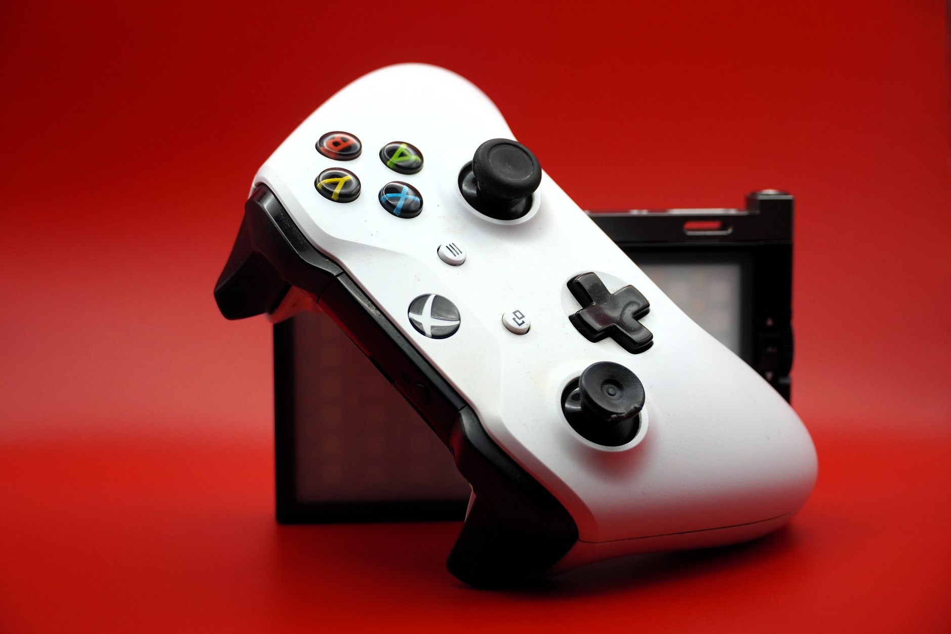 Xbox 3.200 Çalışanını İşten Çıkardı, Oyun Sektörü 2,3 Milyar Dolarlık Birleşmelerle Canlandı
