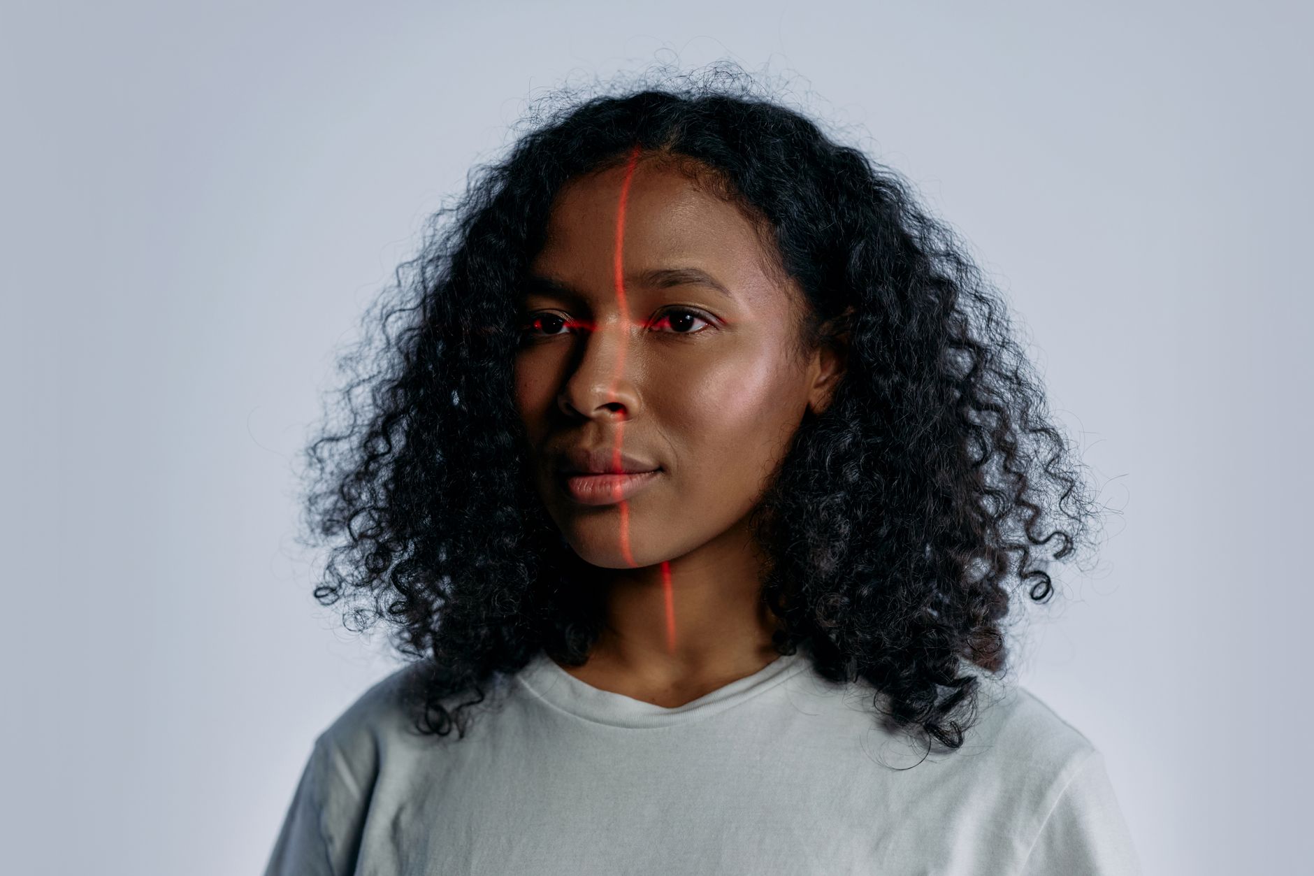 Apple’a Face ID’den Biyometrik Veri İhlali Davası: İris Taraması İddiası
