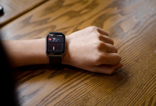 Akıllı Saatlerde Sağlık Devrimi: Apple ve Samsung’dan Yeni Adımlar