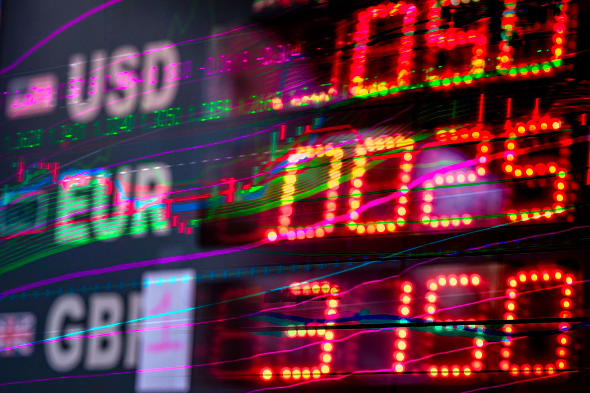 FED faizi %3,50-%3,75’te sabitledi: Üç üye artırım istedi, Eylül beklentisi arttı