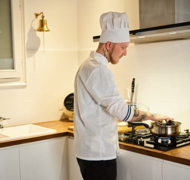 Kerem Bürsin Amazon Prime Video’da Japon Uyarlaması Grand Maison İstanbul’da
