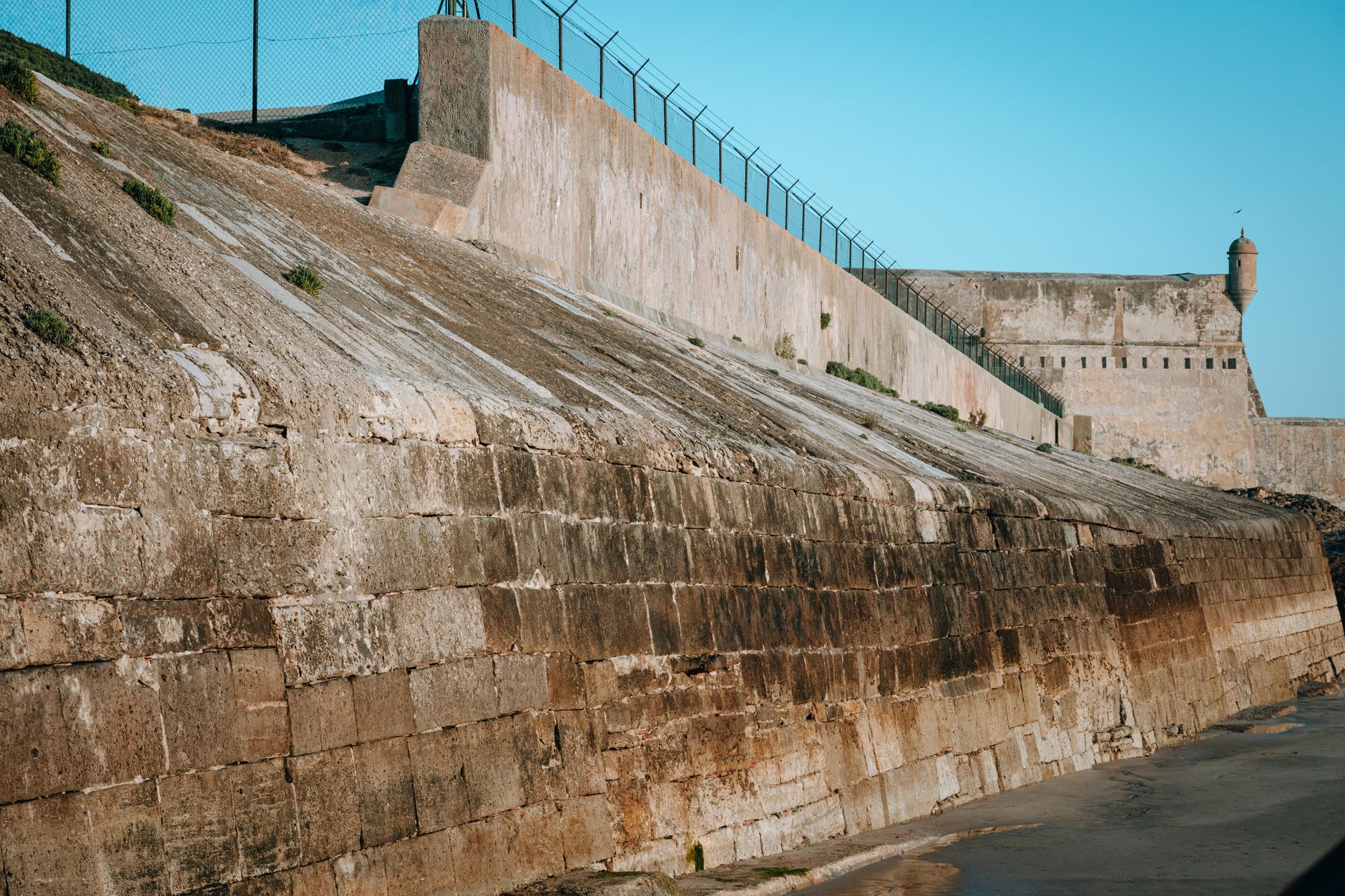 Ceuta Sınırında Yeni Göç Dalgası: 111 Kişi Gözaltına Alındı