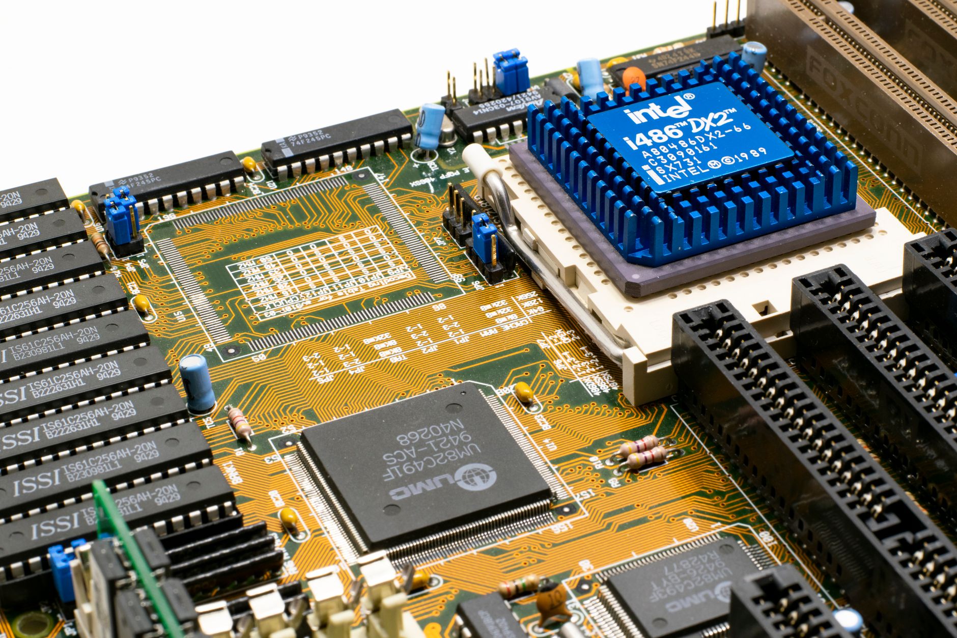 Intel Nova Lake Masaüstüne Öncelik Veriyor, Razor Lake 6 GHz Hızını Aşacak