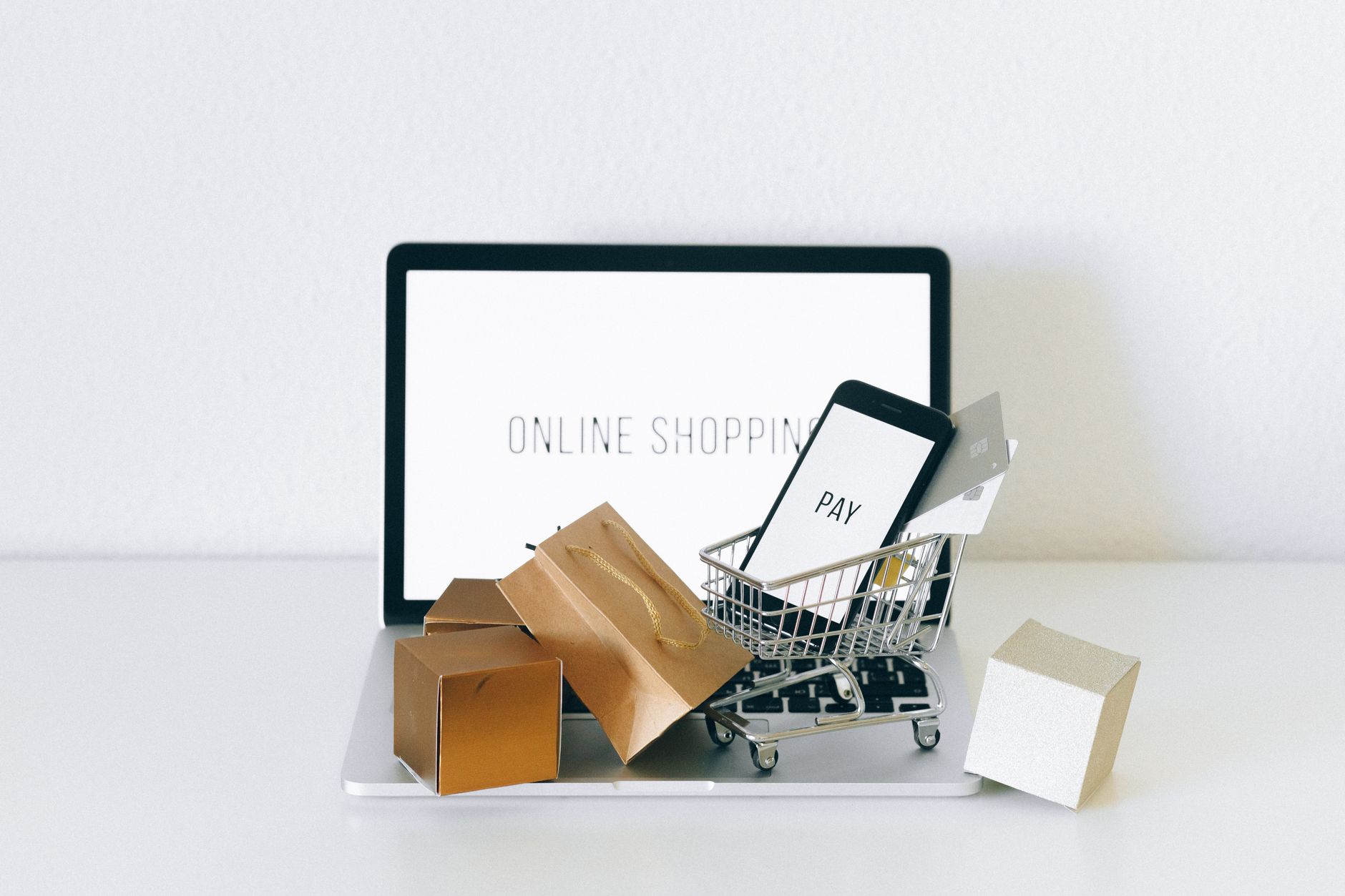 Türkiye E-Ticaret Hacmi %109,7 Yükseldi, Yeni Kurallar Sektörü Şekillendiriyor