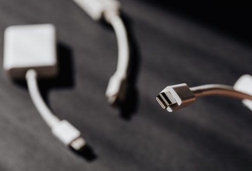 80 Gbps Hız ve 240W Şarj: USB4 v2 ve Thunderbolt 5 Dönemi