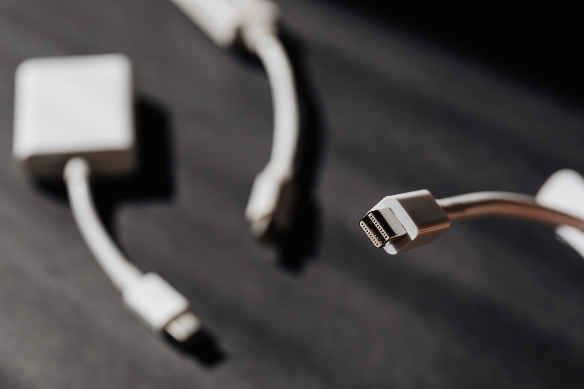80 Gbps Hız ve 240W Şarj: USB4 v2 ve Thunderbolt 5 Dönemi