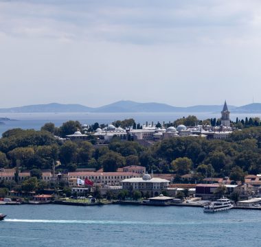 Turizmde Rekor: İlk 6 Ayda 25,8 Milyon Ziyaretçi, 25,7 Milyar Dolar Gelir