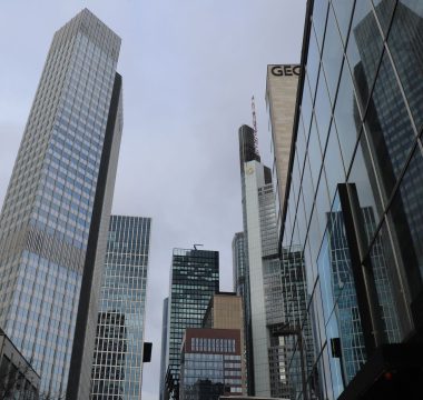 ECB’den %2,5’e Faiz Artışı, ABD’de Üretici Enflasyonu %5,4’e Yükseldi