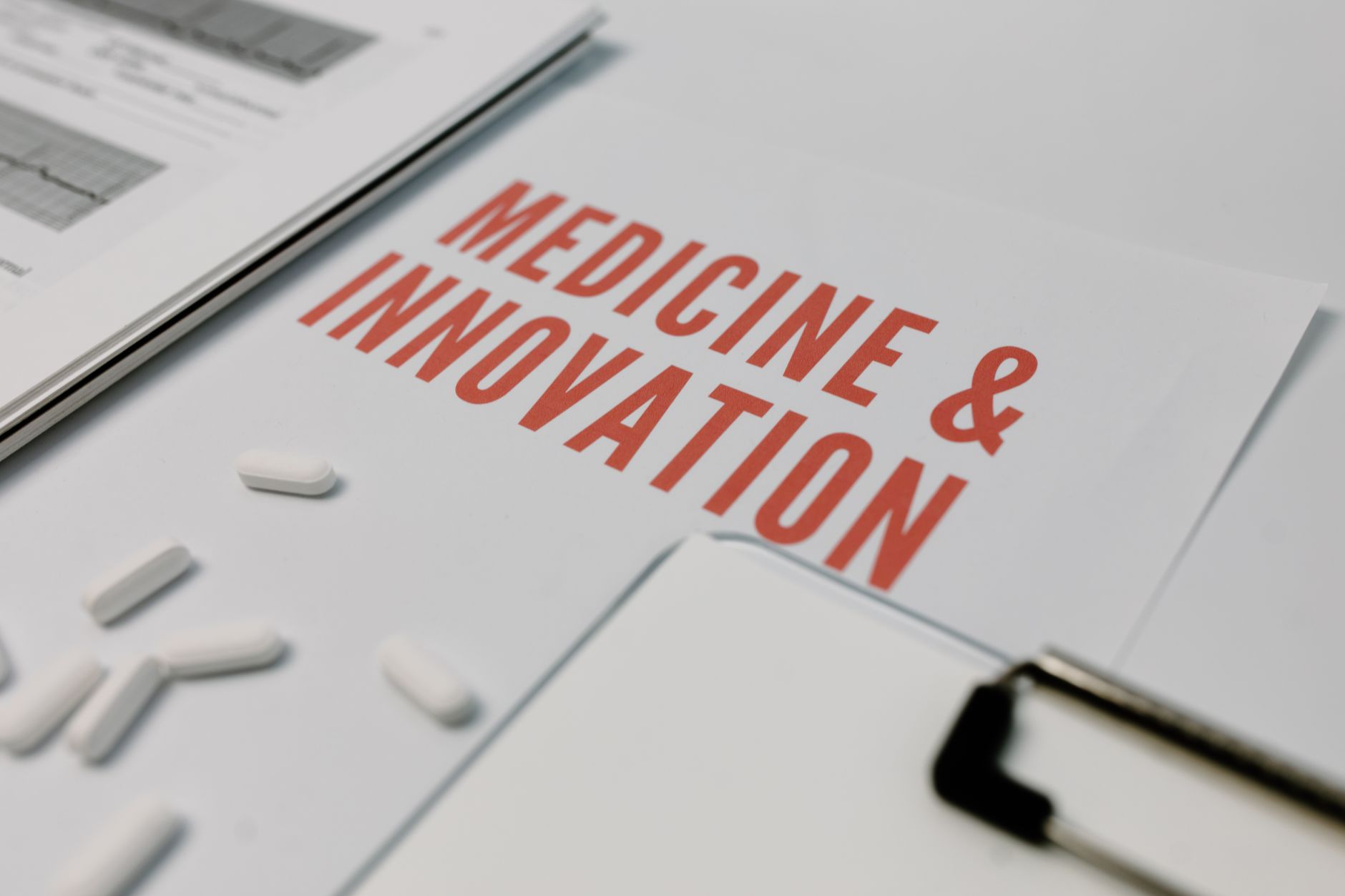 FDA’den Hassas Onkolojide Çifte Atılım: Meme ve Pankreas Kanserinde Yeni Genomik Tedaviler Onaylandı