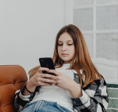 Sosyal Medya Kullanımı Gençlerde Depresyon Riskini %15 Artırıyor