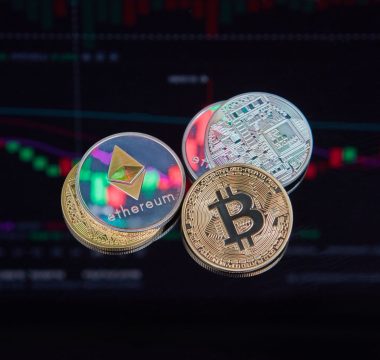 Bitcoin 85 Bin Doları Aşarken Altcoinler de Yükselişe Geçti: Uniswap %170 Arttı