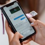 WhatsApp iOS’a Ajan ve Özel Emoji Tepkileri Getirdi, Eski Telefonlara Destek Bitti