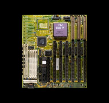 Intel Core Ultra 9 4950K, 52 Çekirdek ve 288MB Önbellekle Geliyor: Çıkış Takvimi Netleşti
