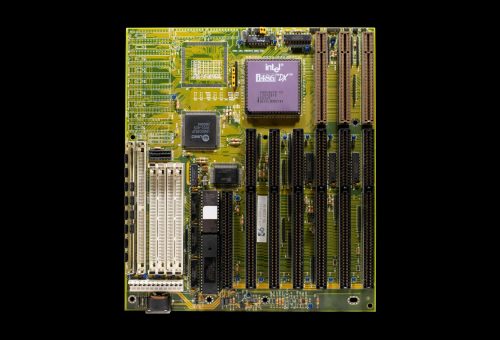 Intel Core Ultra 9 4950K, 52 Çekirdek ve 288MB Önbellekle Geliyor: Çıkış Takvimi Netleşti