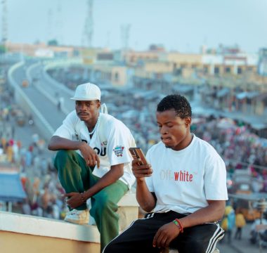 Starlink, Uganda’da mobil hizmeti başlattı, işletme paketlerine 1 Gbps hız geliyor