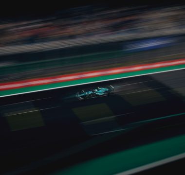 Russell, Azerbaycan GP’yi 0.196 saniye farkla kazandı; Antonelli 302 puanla lider