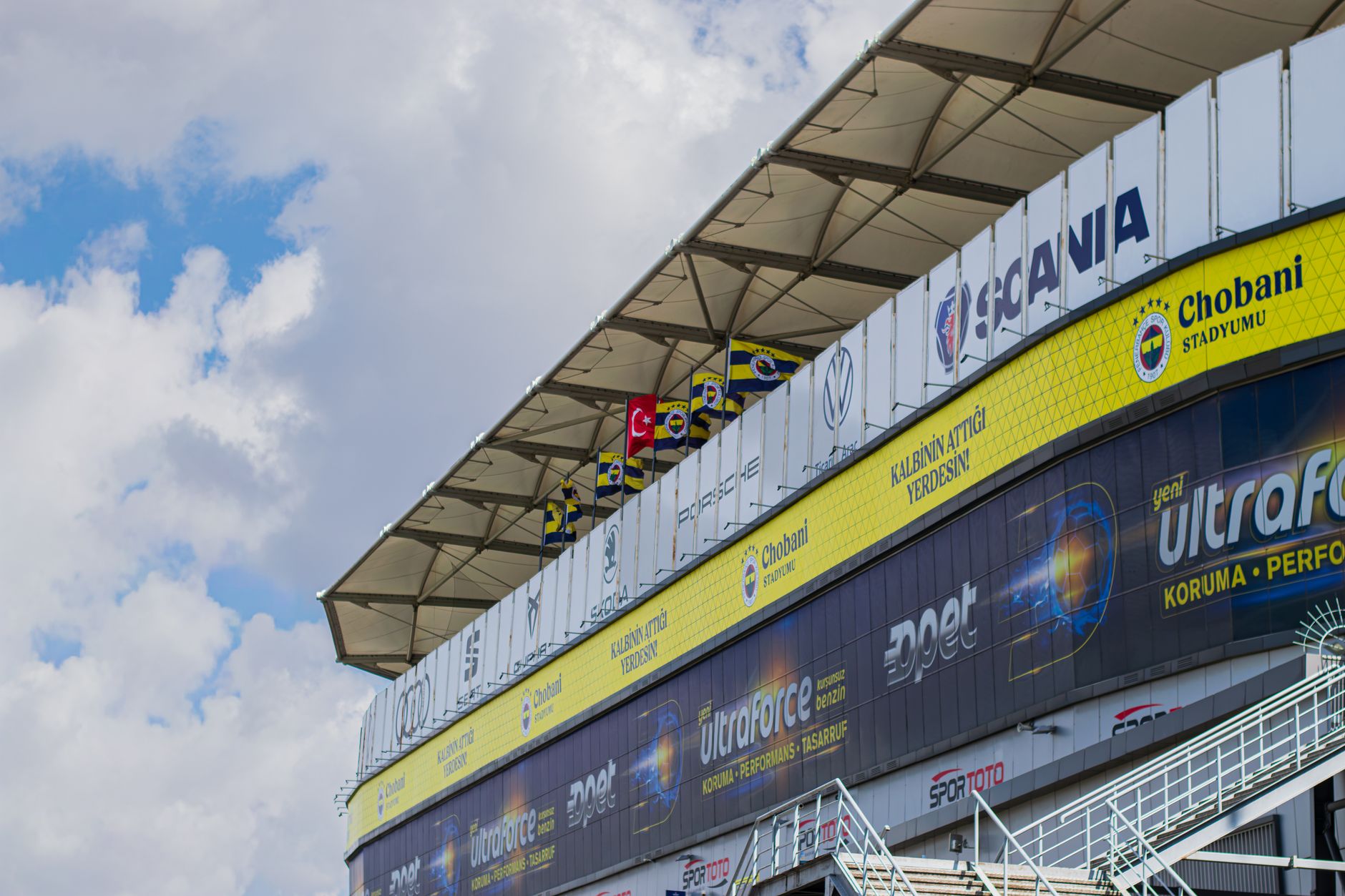 Fenerbahçe’de 2.9 Milyon Euro ile FIFA Yasağı Kalktı, Diaz Hedefi Belirlendi