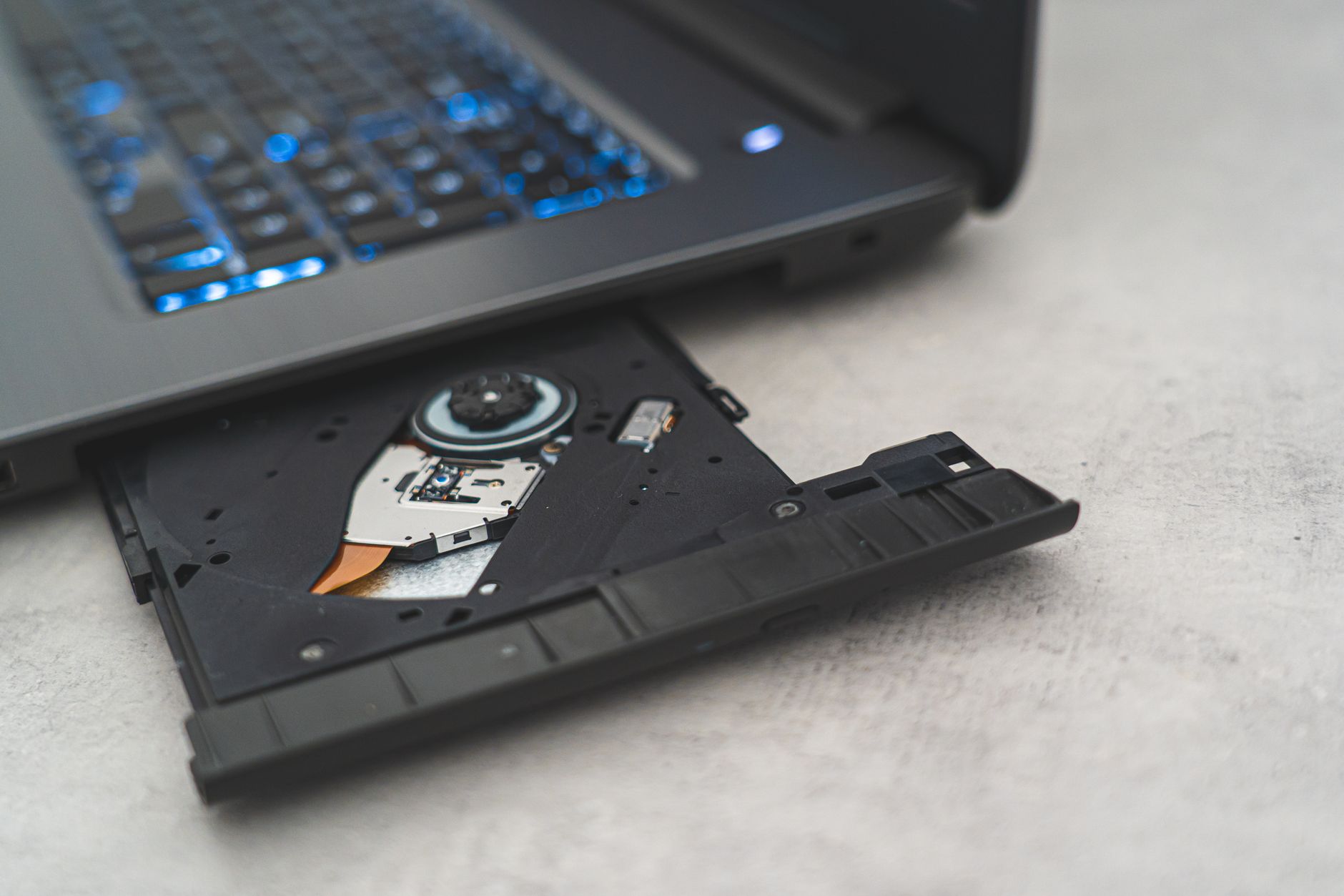 Intel Nova Lake 80 Gbps USB4 Testini Geçti, İlk Ultra96 HDMI 2.2 Kablolar Satışta