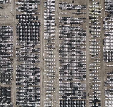 ABD’de 20 Elektrikli Model Raftan Kalktı: Otomotiv Devleri Ürün Gamını Yeniden Şekillendiriyor