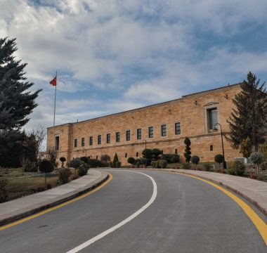 Türkiye Bütçesi Eylül’de 532,2 Milyar TL Açık Verdi, Giderler %34,1 Arttı