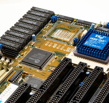 Nova Lake İşlemcilerde Önemli Adım: Intel USB4 ve PCIe 5.0 Testlerini Geçti