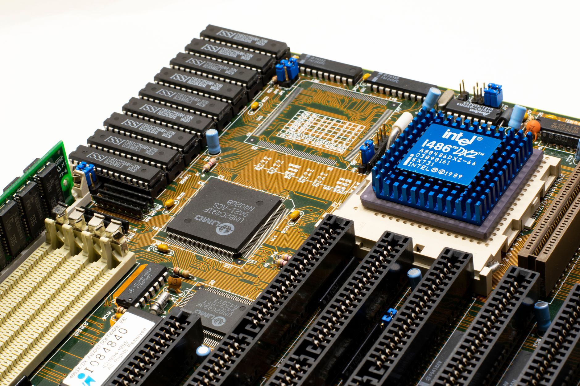 Nova Lake İşlemcilerde Önemli Adım: Intel USB4 ve PCIe 5.0 Testlerini Geçti