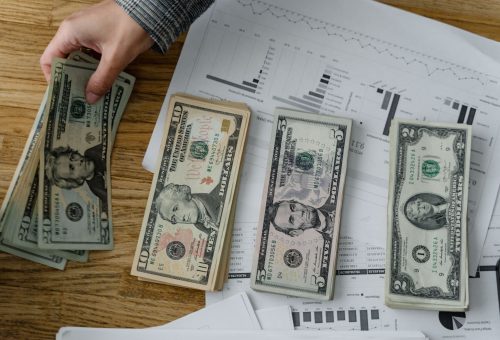 Dolar 49,55 TL’yi Aştı: Yabancı Yatırımcıda %35 Düşüş ve MSCI Uyarısı