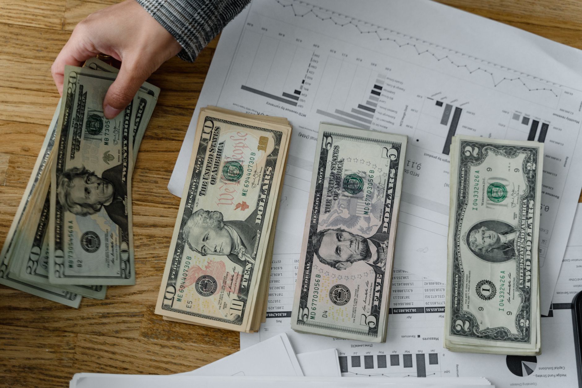 Dolar 49,55 TL’yi Aştı: Yabancı Yatırımcıda %35 Düşüş ve MSCI Uyarısı