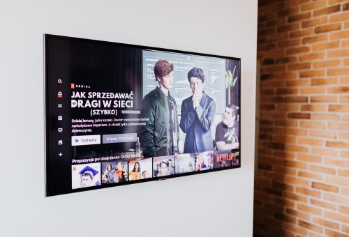 Netflix’in Üçüncü Çeyrek Geliri %12 Arttı, Reklam Hedefi 2,7 Milyar Dolara Düştü